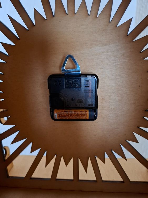 Dekorative Standuhr aus Holz 7