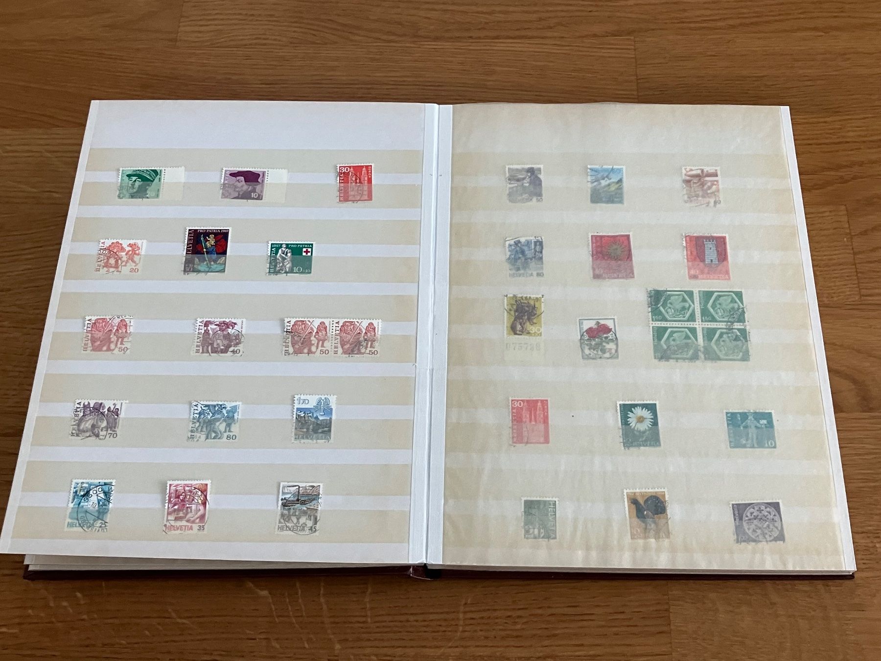 Tutti i francobolli: Schweiz  album  32 seiten – Usato da Riehen venduto da vernizi 3