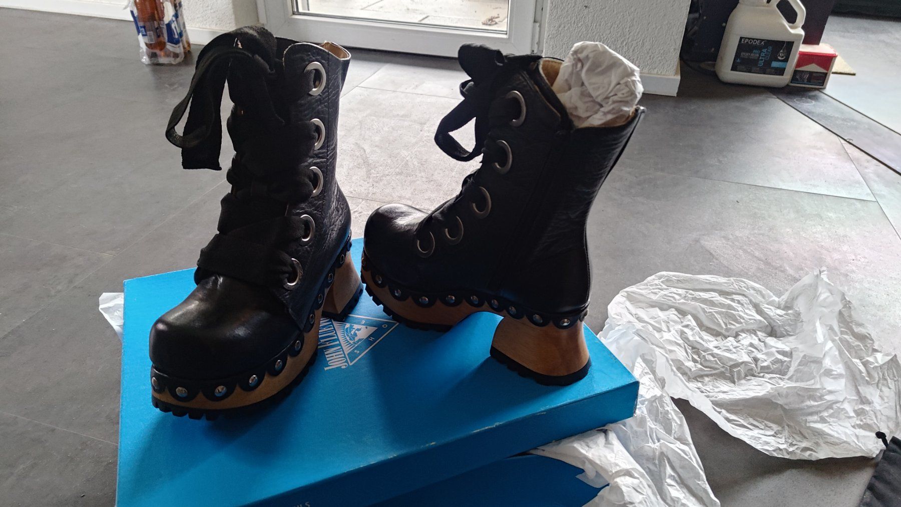Scarpe da donna: John Fluevog – Nuovo e nell'imballaggio originale da Niederlenz venduto da Danicvet 1