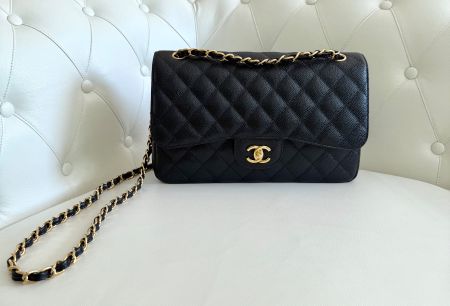 Chanel Jumbo Classic Flap in schwarzem Caviar Leder