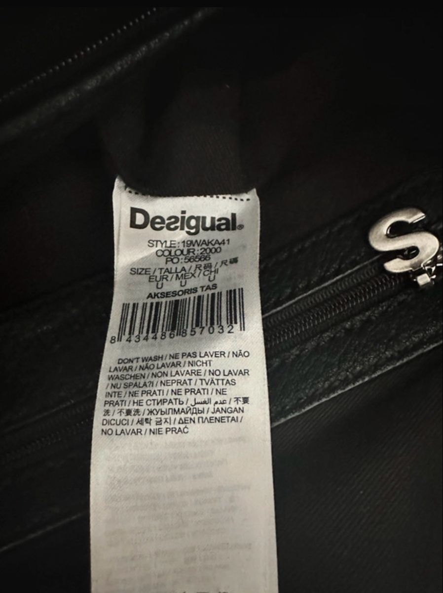 Desigual Rucksäcke: Desigual Rucksack schwarz Patchwork Muster  – Gebraucht aus Walzenhausen von auw_sx8w 6