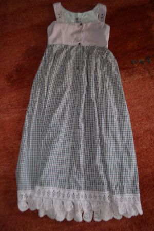 Dirndl gr.40, Handgehäkelte Spitzenboduere