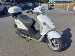 Piaggio FLY 125 ccm Roller Scooter 7.65kw  ab 1 Fr.-