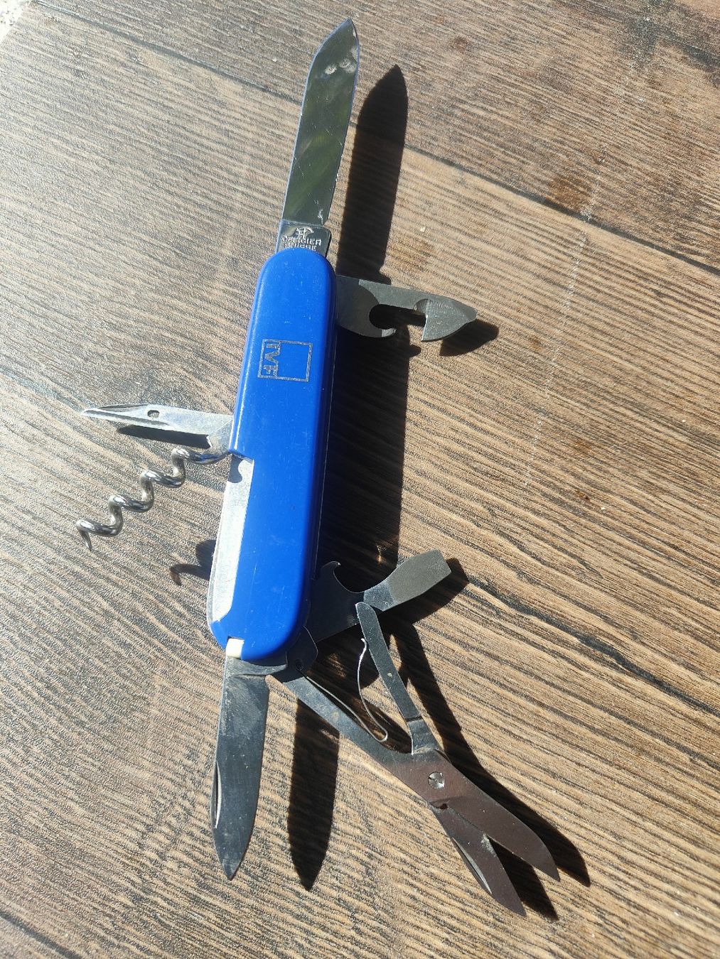 Victorinox Coltelli tascabile: Schweizer Sackmesser Victorinox Blau – Usato da Emmen venduto da Mocck