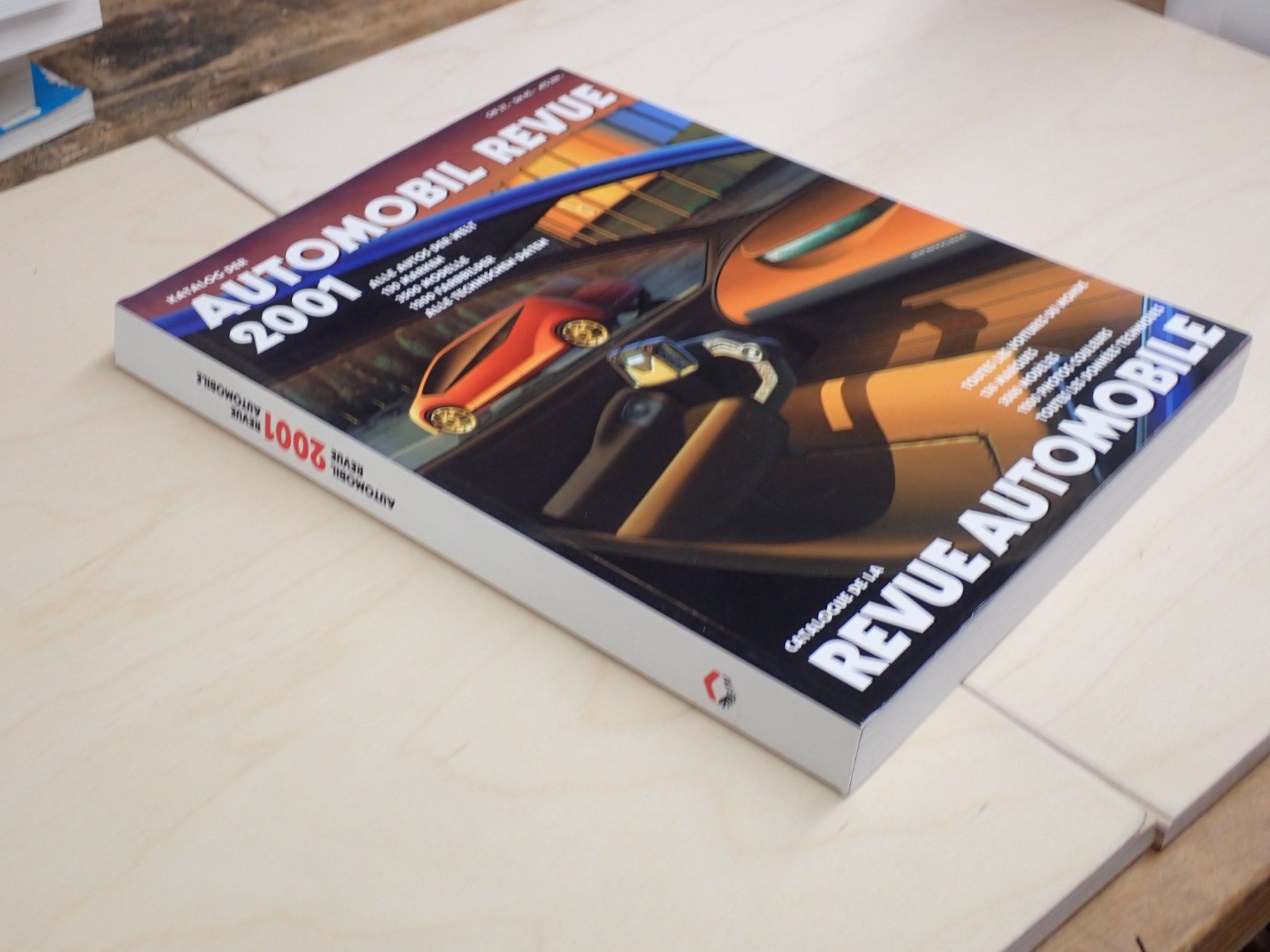 Livres: AR Automobile Revue Katalog 2001 – D'occasion à Emmetten par Super008 2