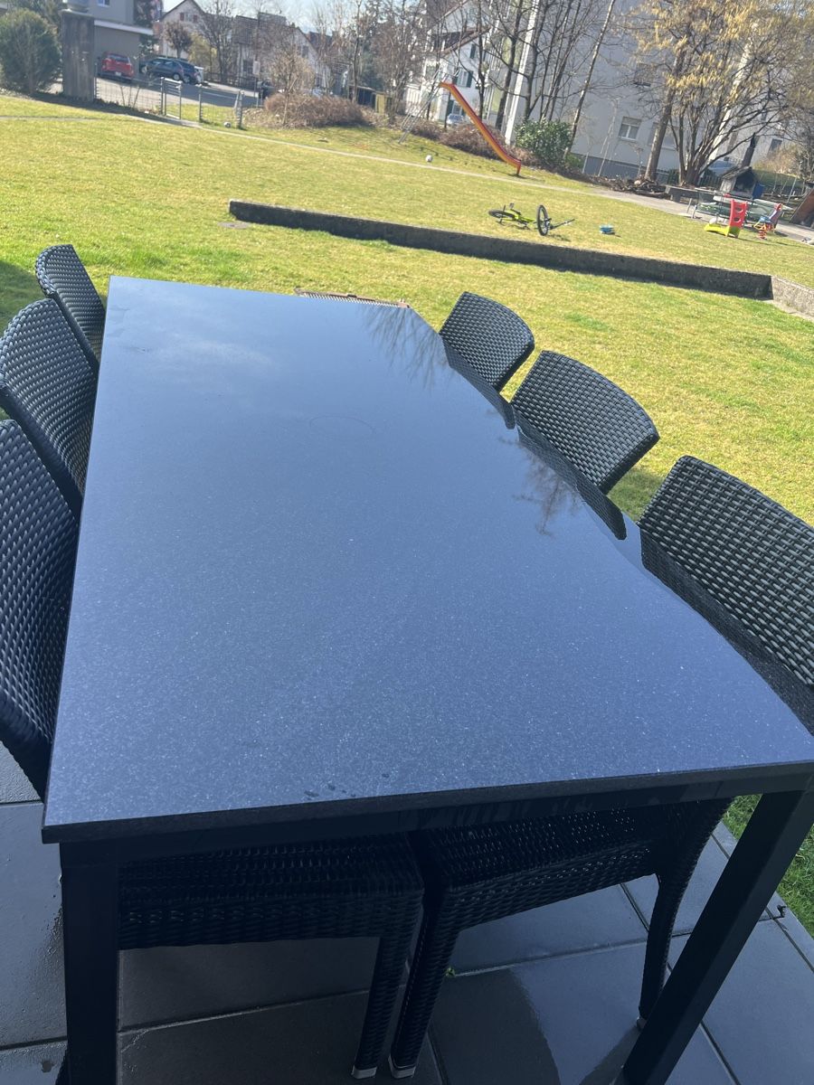 Set de table et chaises: Grosse Gartentischgruppe Granitplatte mit 6 Stühlen – D'occasion à Wetzikon ZH par man_2pd5 2