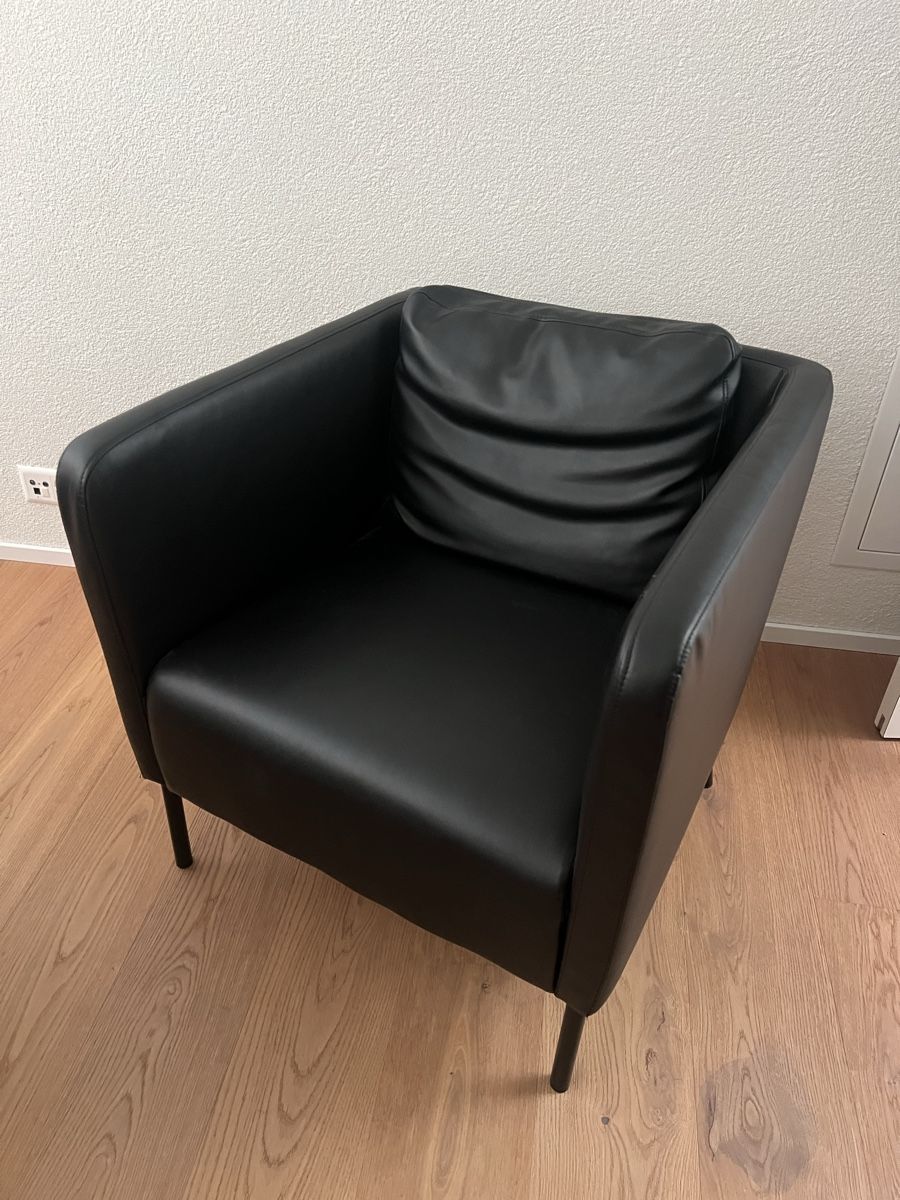 Sessel: Sessel schwarz Kunstleder  – Gebraucht aus St. Gallen von VDMJ_