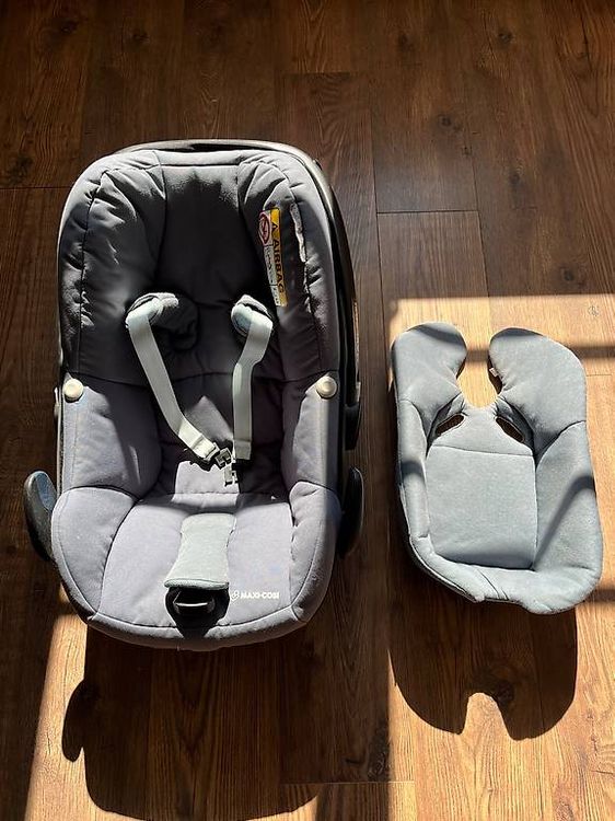 Maxi-Cosi Sièges auto: Maxi Cosi Pebble Plus Babyschale mit Einlage – D'occasion à Alchenstorf par v.dean 2