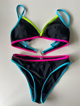 Schwarzer Bikini mit Neonfarben, Grösse XS - Sommer Hit!