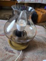 Nachttischlampe aus Holz und Rauchglas