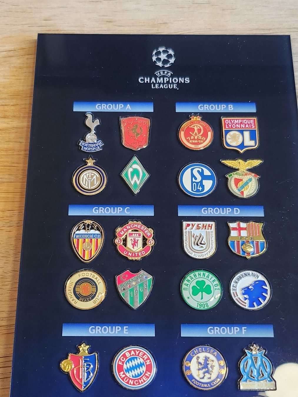 UCL Pin Set Champions League UEFA 32 Pins 2010 / 11 Fussball (Gebraucht ...