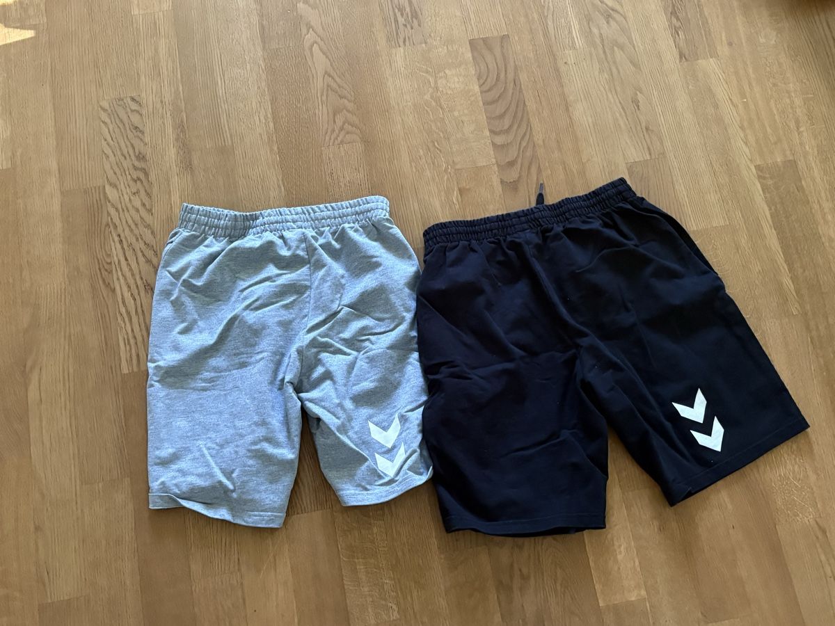 Hummel Lotti di vestiti: Hummel Bermuda Hosen – Usato da Gümligen venduto da cir_75ch 1