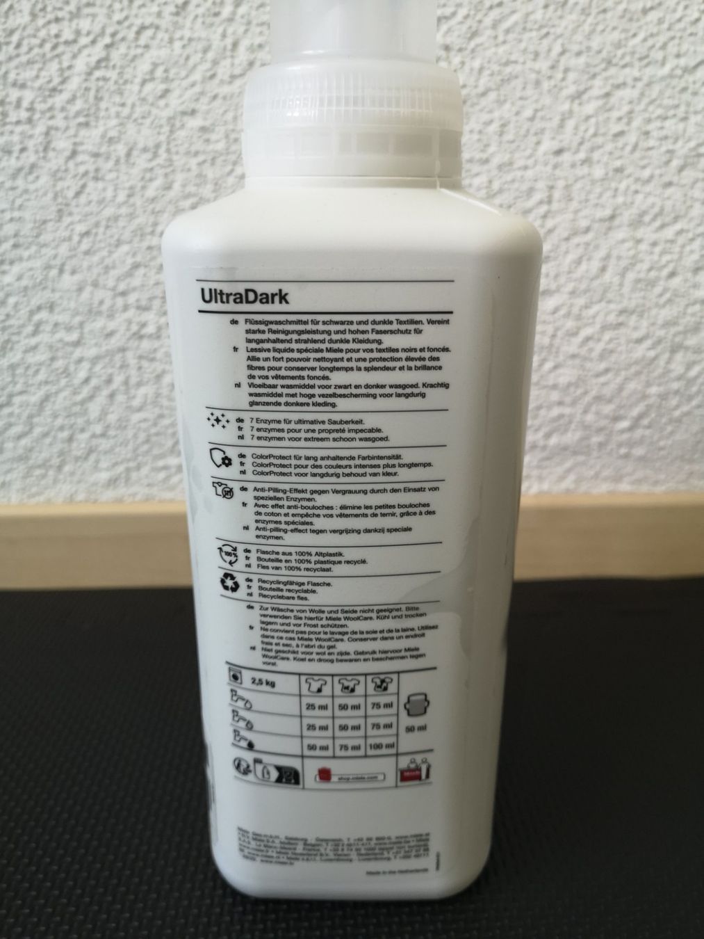 Miele Prodotti di pulizia: Miele UltraDark 1,5 l – Nuovo e nell'imballaggio originale da Bremgarten AG venduto da recbitw 1