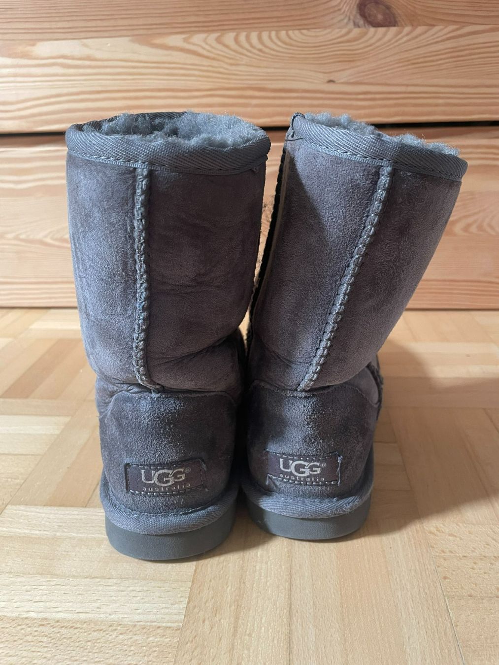 Chaussures femmes: Uggs Schuhe 36 – D'occasion à Basel par zoe_hm9x