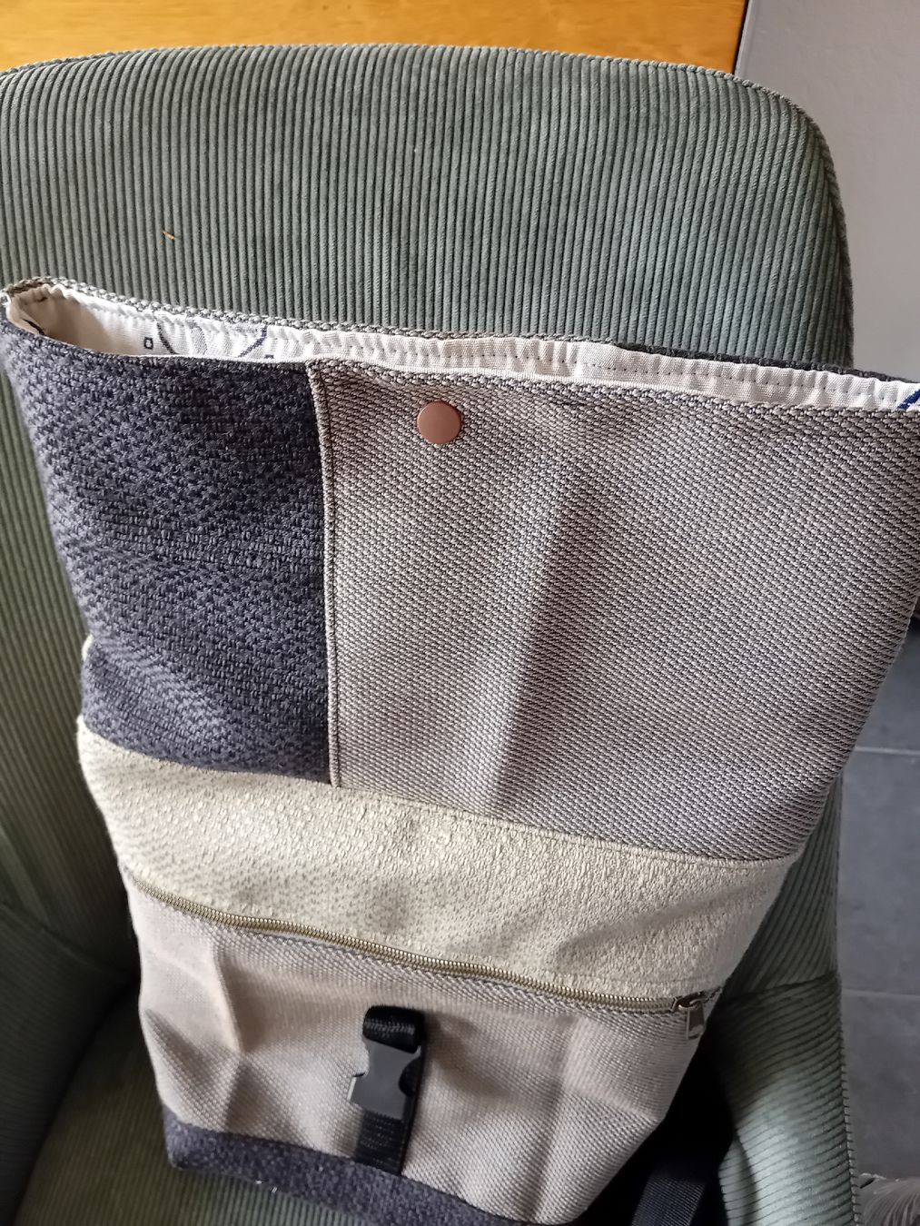 Sacs à dos: rolltop Rucksack Patchwork Stoff grau/beige  – Neuf (Voir description) à Burgdorf par carodesign1 5
