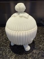 Boîte à bijoux vintage en verre opalin blanc laiteux