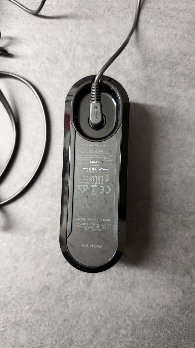Sony Adapter & Kabel: Ladestation Sony PS 4 Controller – Gebraucht aus Dübendorf von lilmissprincess 2