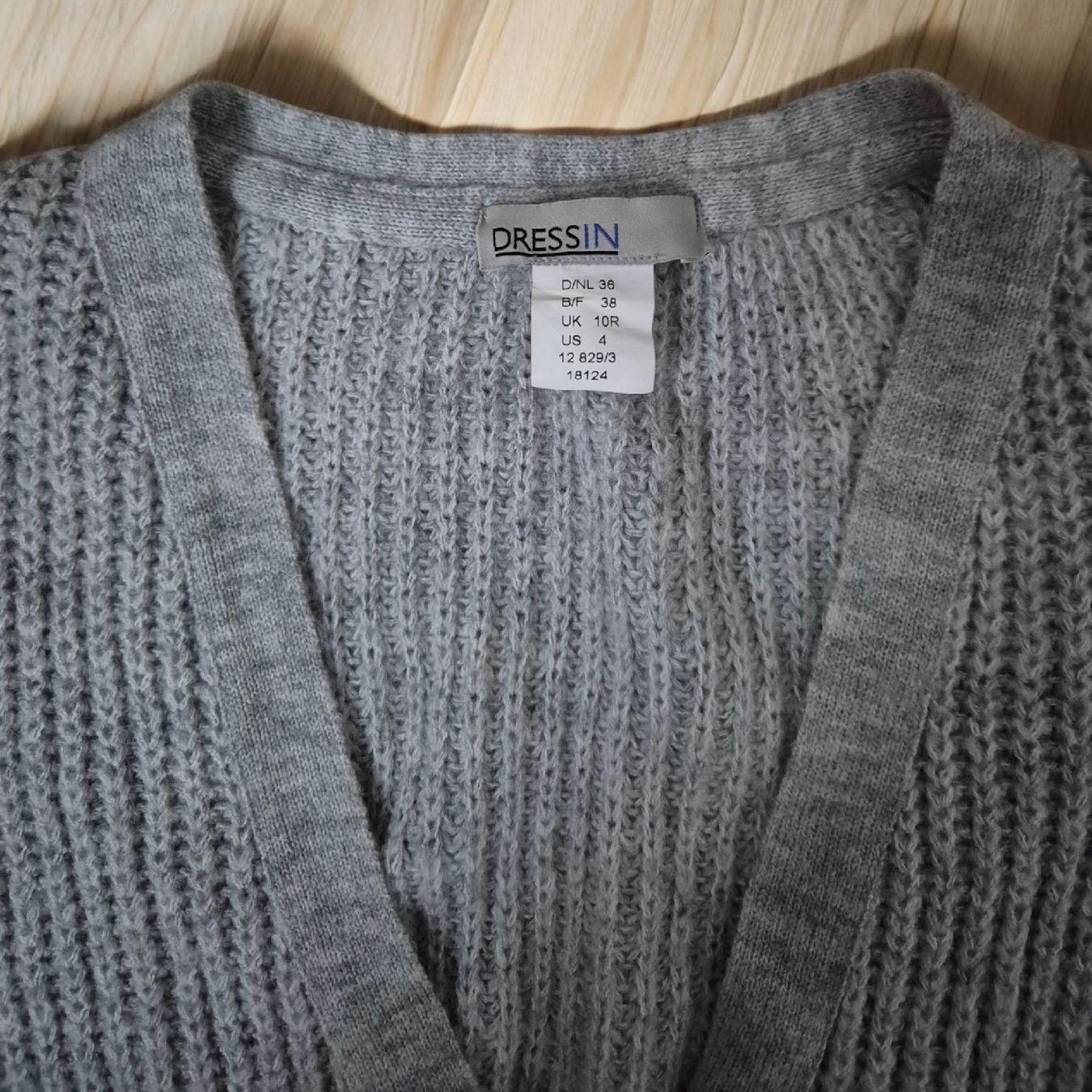 Giacche: Graue Strickjacke Gr. 36 von "DRESSIN" – Usato da Bern venduto da nan_cqg8 1