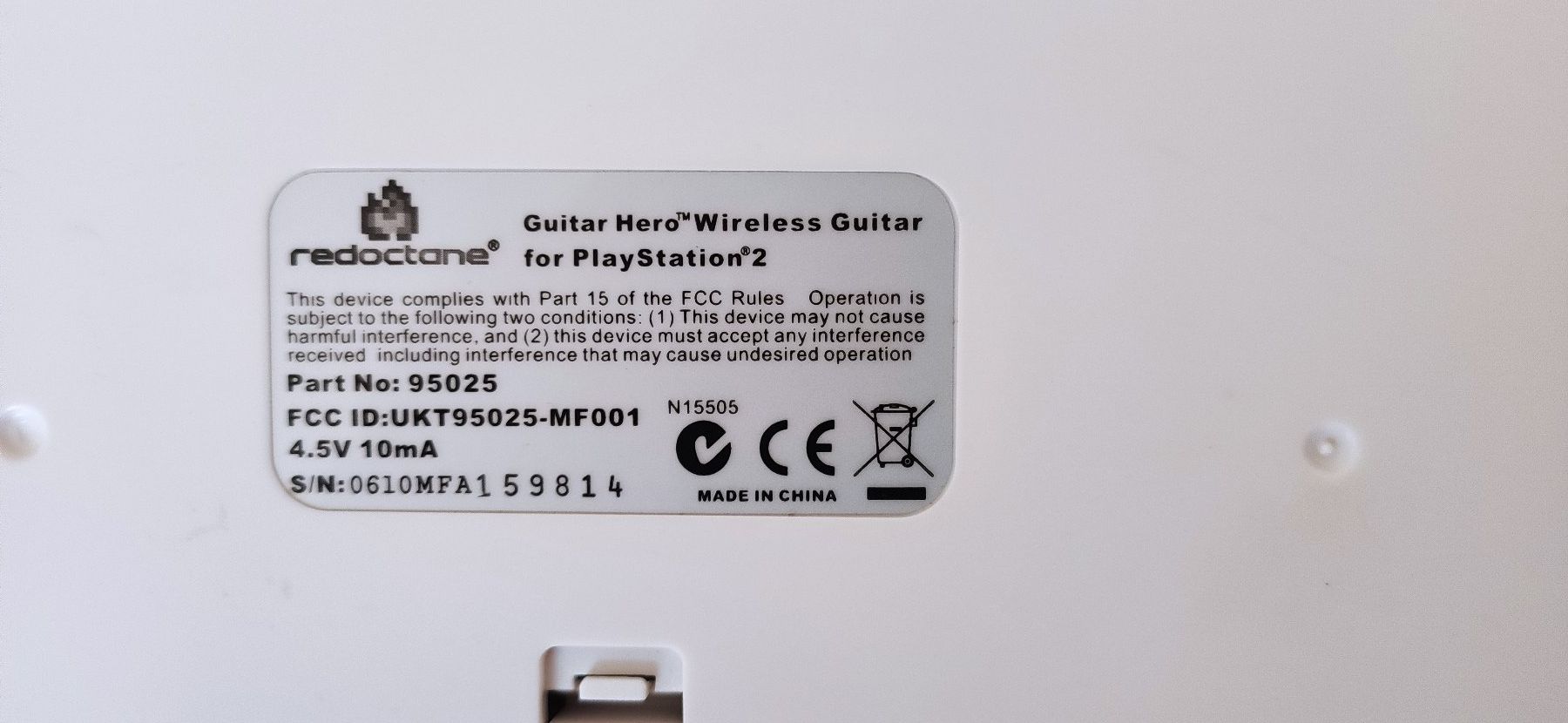 Controller: 2x Originale Guitar Hero Gitarre von RedOctane plus Game – Usato da St.Gallen venduto da Wdragon 4