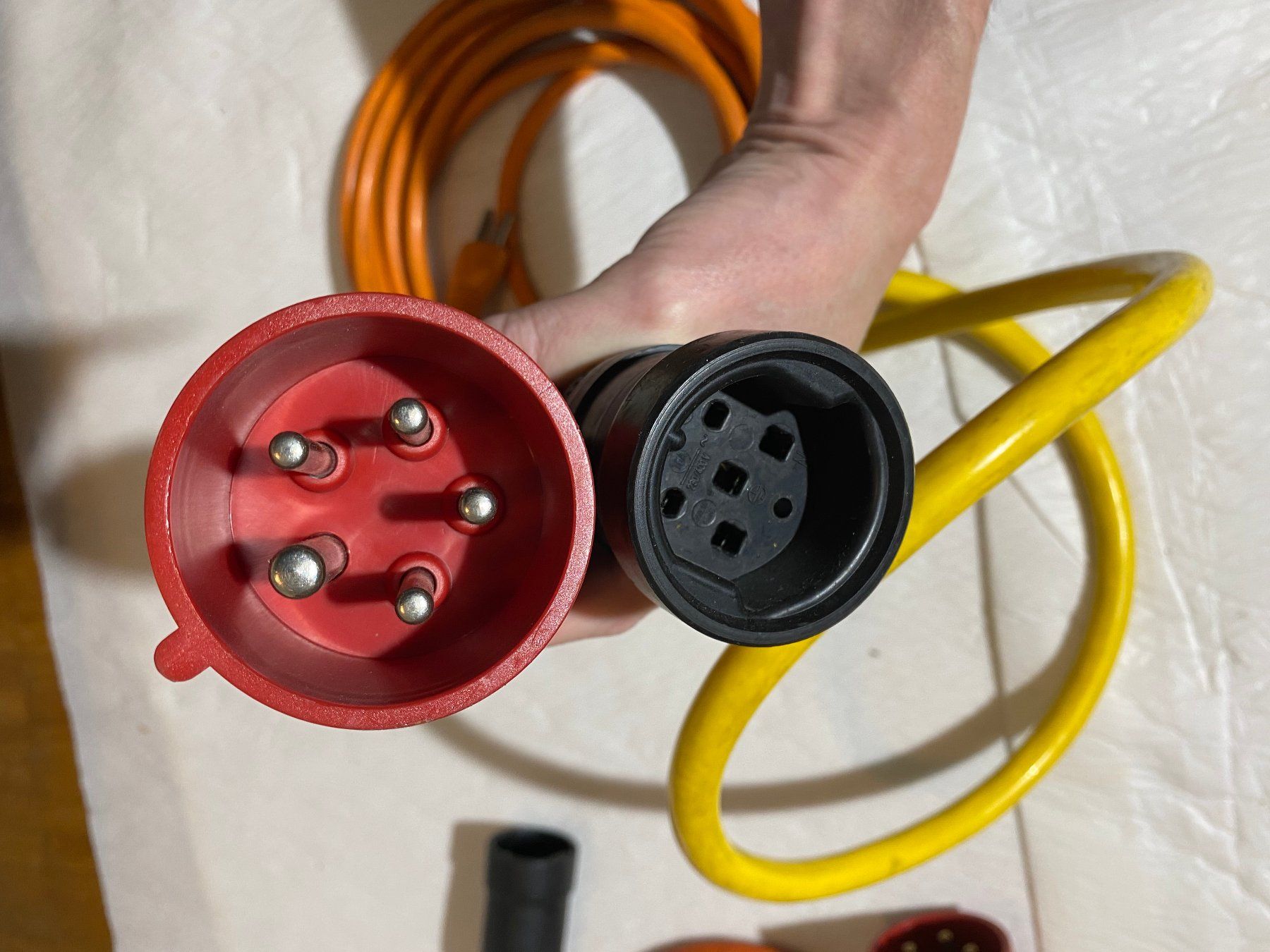 Cavi: Adapter Set Überganskabel CEE16 CEE32 Typ15 Typ25 Typ12 T23 – Usato da Reinach BL venduto da Herzogtech 5