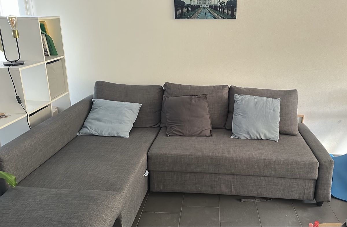 Sofas: Eckbett Sofa – D'occasion à Seon par Trail