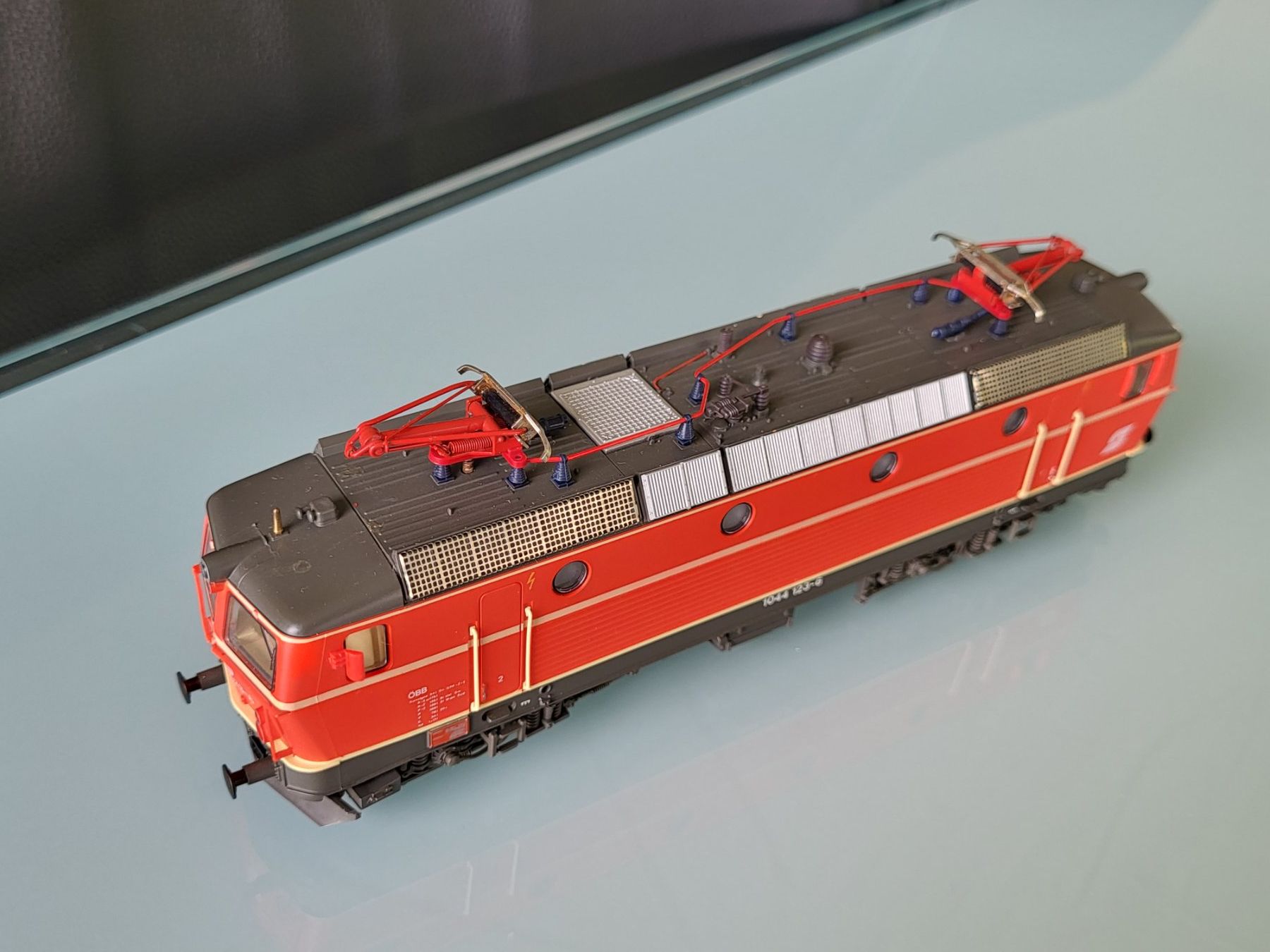 Roco Modellini di ferrovie: H0  ROCO  ÖBB  1044 123-6 – Usato da Oberburg venduto da sensetal 7