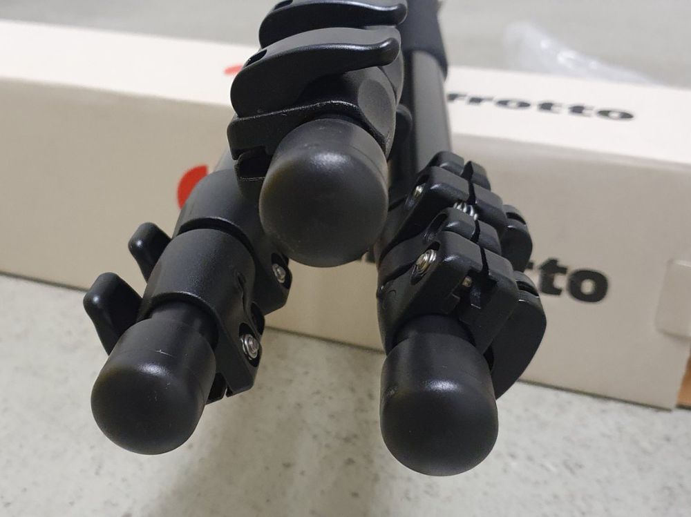 Manfrotto Treppiedi & Teste: Manfrotto MA 055CLB Classic Tripod black Aluminium – Nuovo e nell'imballaggio originale da Chur venduto da luckymike71 7
