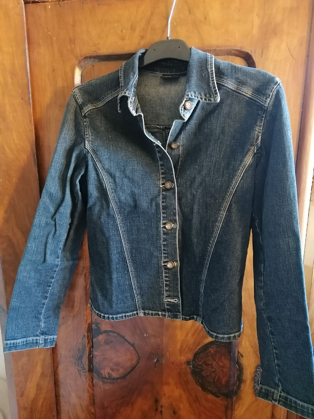 Jacken: Jeansjacke gr. 36 – Gebraucht aus Sempach von .1SecondBrands.