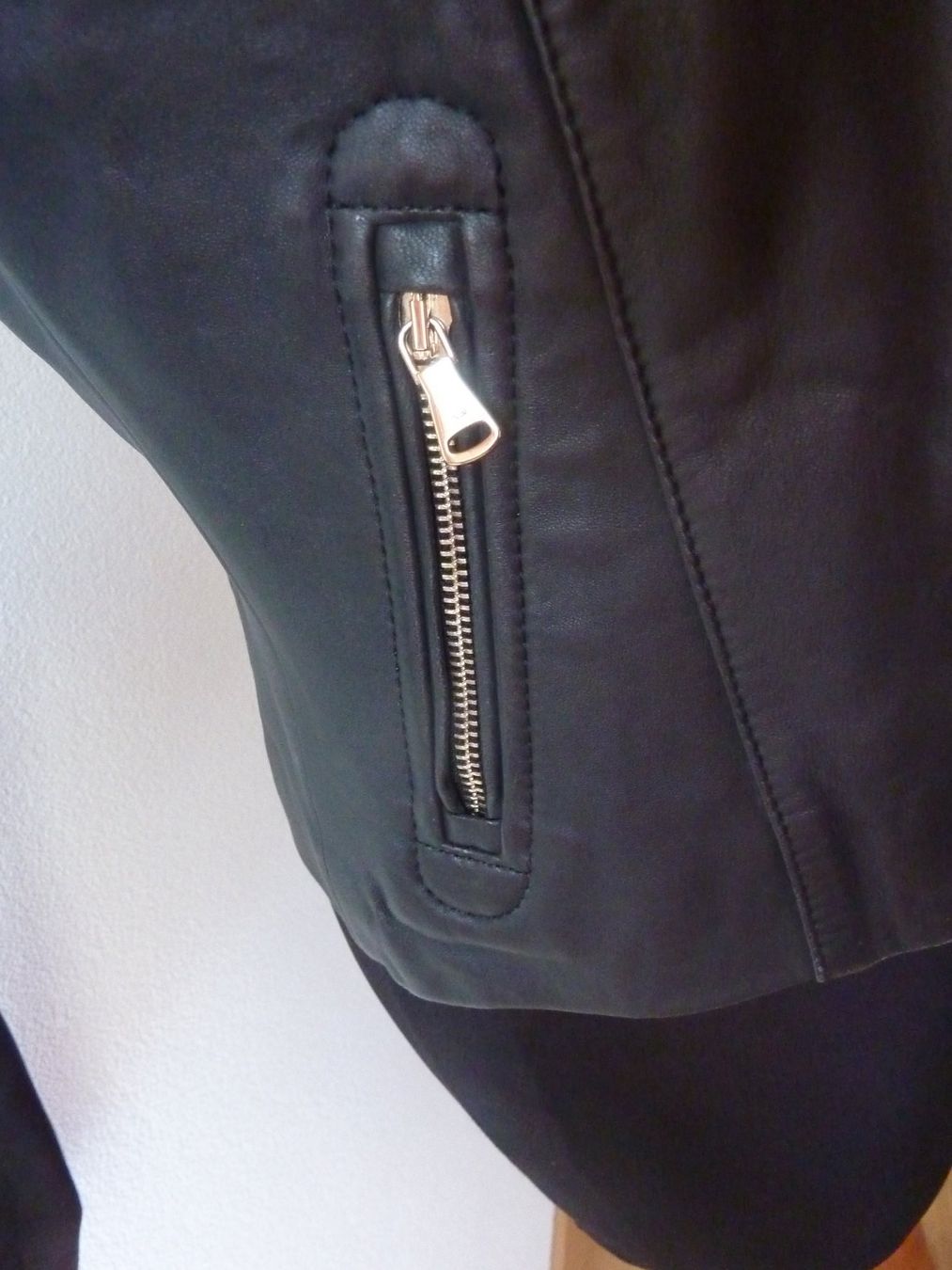 Massimo Dutti Jacken: Massimo Dutti Lederjacke Damen 32/34 – Gebraucht aus Waldstatt von Kananaskis1 3