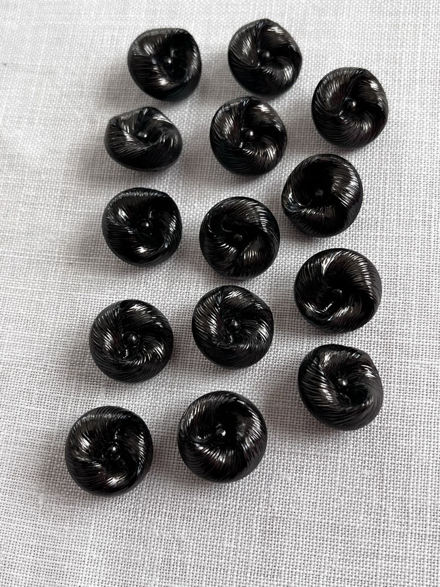 Bottoni: 14 Stk. vintage schwarzbraune Glasknöpfe – Usato da Sirnach venduto da Gozogo 1