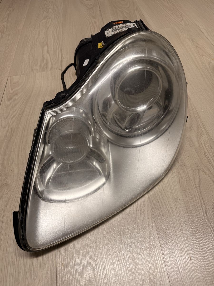 Porsche Fari: Porsche 9PA / 955 Headlight Right Side - Replacement! – Difettoso da Basel venduto da Magor