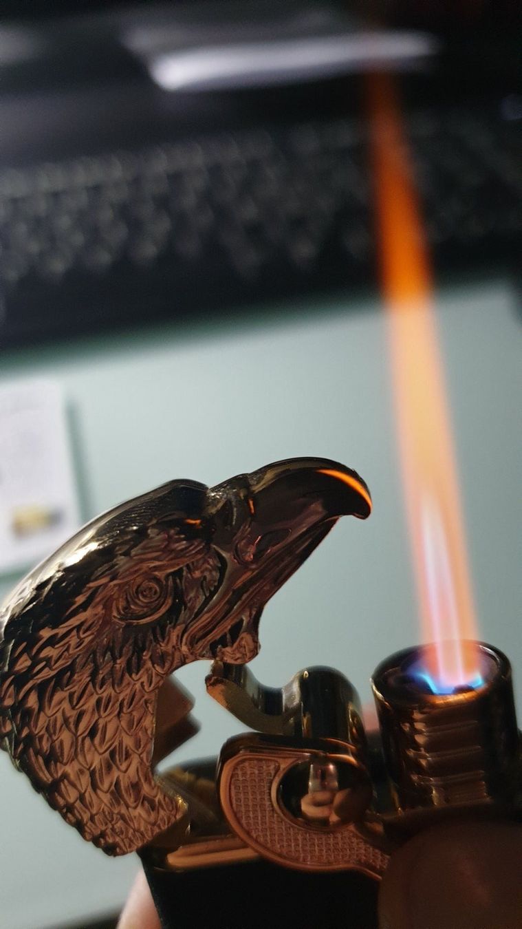Accendini: FEUERZEUG  GAS – Nuovo e nell'imballaggio originale da Thun venduto da Vecgou 1