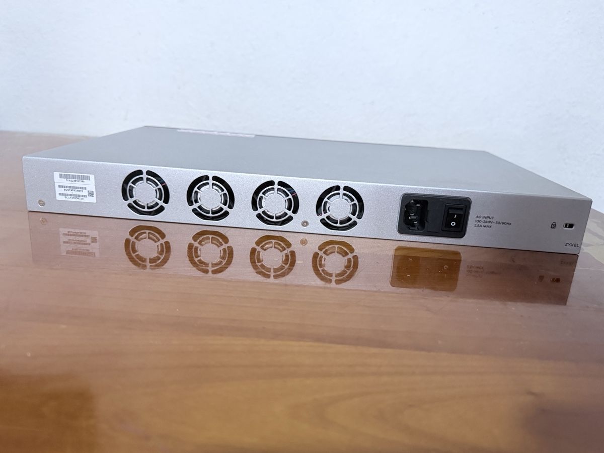 Zyxel Pare-feu: Zyxel ZyWALL ATP800 – D'occasion à Zürich par semi16 4