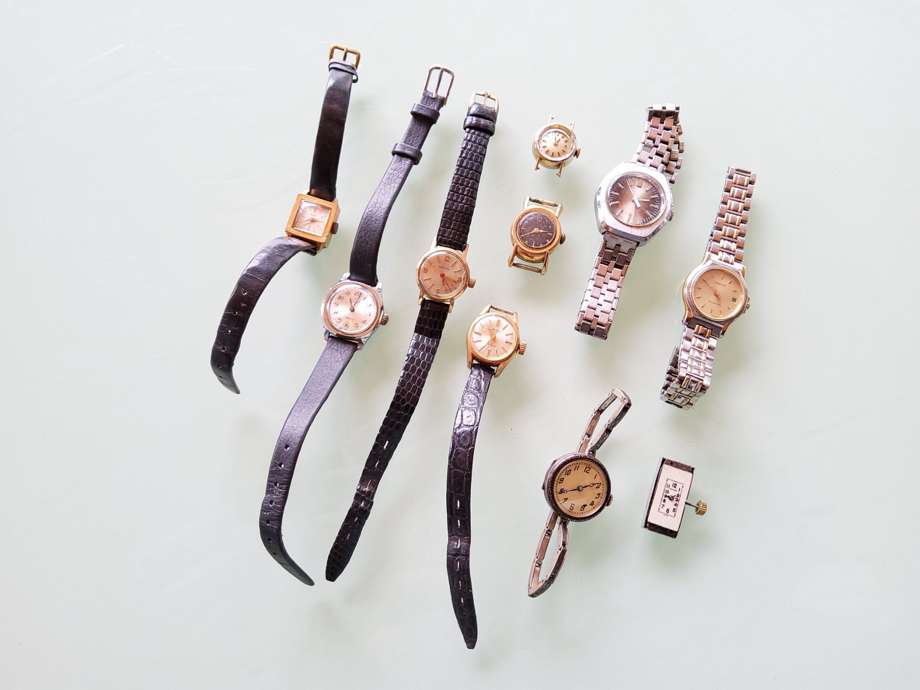 Montres: Lot de dix montres pour dame  – Défectueux à Malleray par Broc-Mo