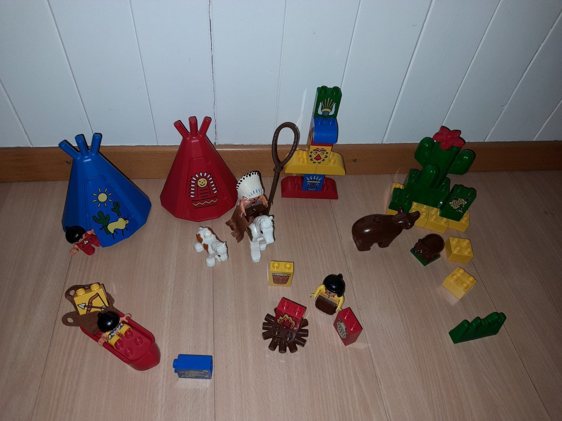 Lego Spielzeuge: Lego Duplo Indianerdorf 2436 Klassiker – Gebraucht aus Wittenbach von Gugielmo 5