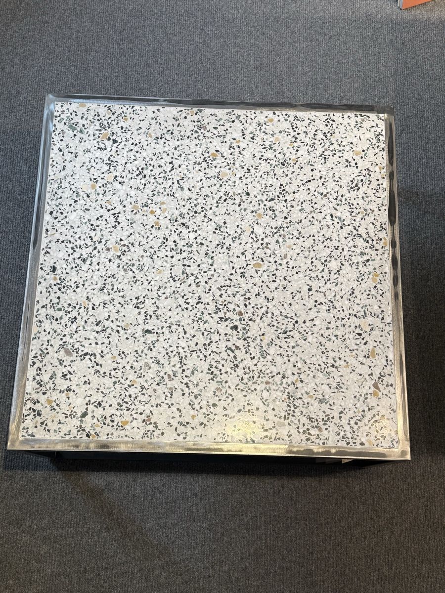 Tavoli: Tisch Terrazzo mit Stahlrahmen Einzelstück – Nuovo (secondo la descrizione) da Wattwil venduto da Barsch74 2