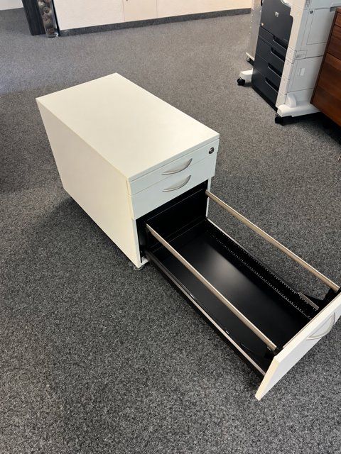 Banconi: Corpus / Rollcontainer mit Hängeregister – Usato da Rapperswil SG venduto da inf_g7g9 1
