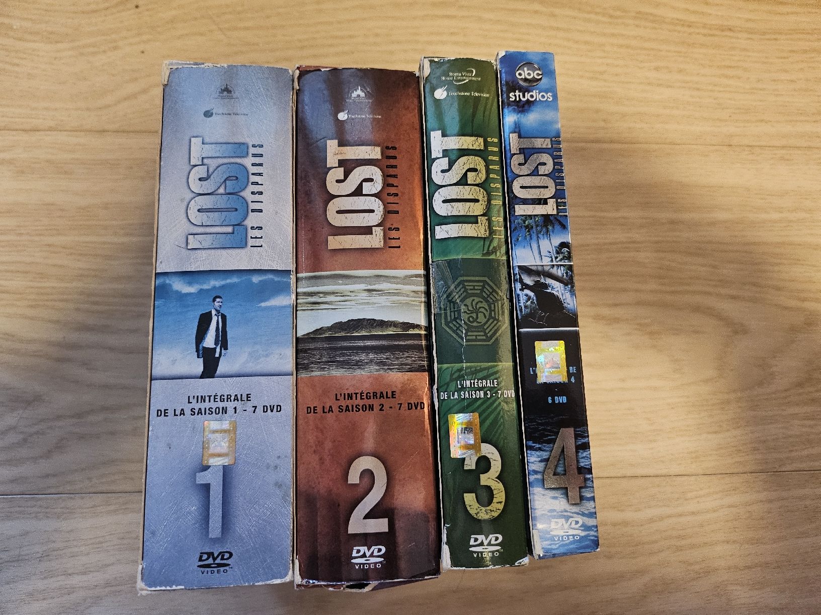 Alle DVDs: Lost - L'intégrale saisons 1 à 4 en DVD – Gebraucht aus La Joux FR von car_ck96 3