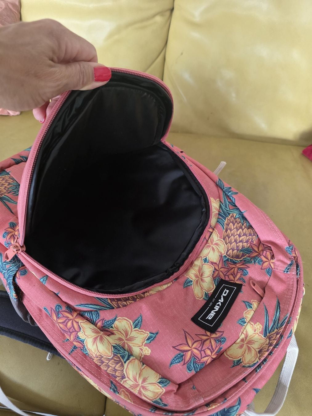 Dakine Sacs à dos: Dakine Rucksack pink Blumen Pineapple Muster – D'occasion à Ortschwaben par Patrick1978 2