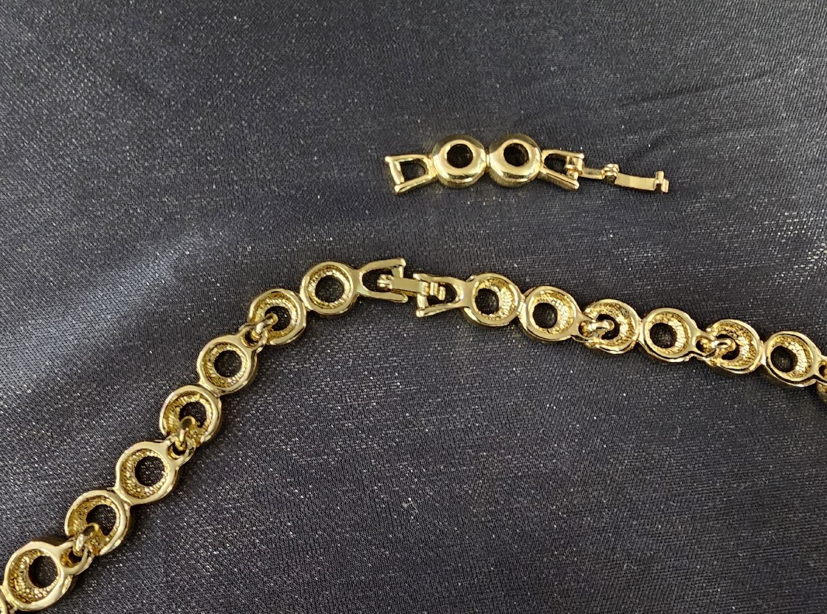 Altri gioielli: Schlangen-Collier, Gold-Optik, Ohrclips, Halskette – Nuovo (secondo la descrizione) da Wangen b. Olten venduto da ErikaK06 6