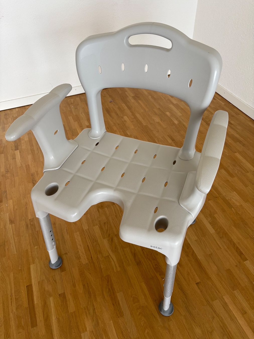 Chaises: Duschstuhl Etac – D'occasion à Winterthur par Otma