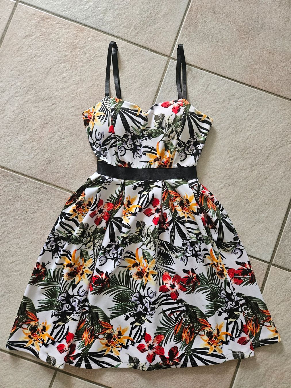 Vestiti: Robe taille XS – Usato da Vétroz venduto da sas_yln5