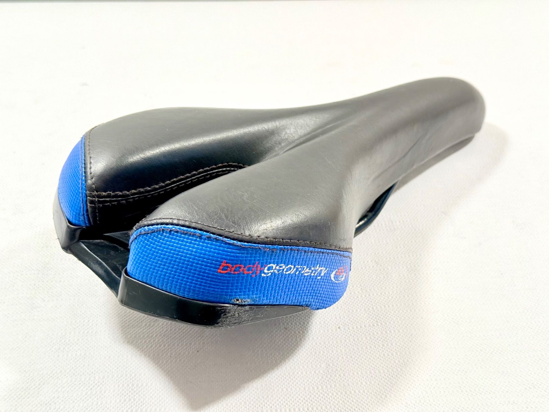 Specialized Pièces détachées: Specialized Body Geometry Leder saddle Sattel 2607 – D'occasion à Luzern par bikeandbeltcom 2