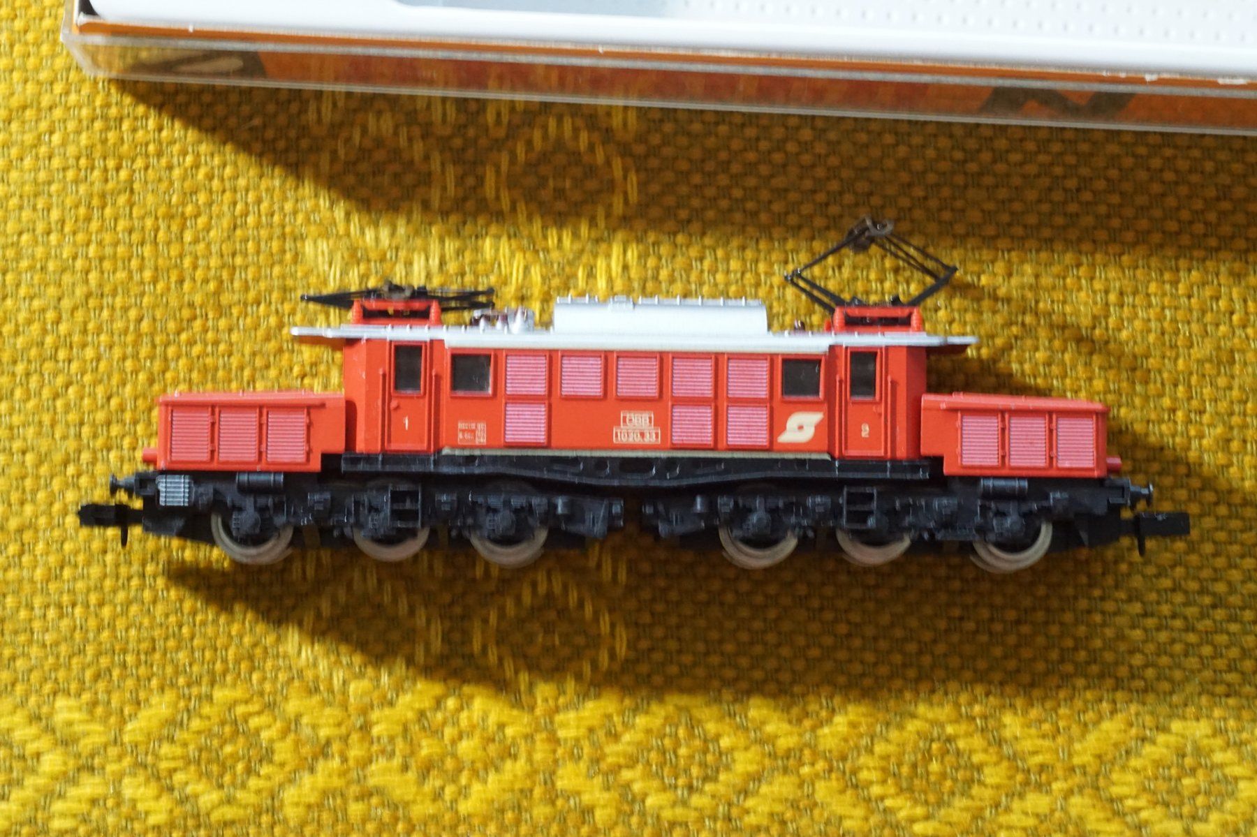 Arnold Modellini di ferrovie: ARNOLD-N 2330 ÖBB 1020.33 rot – Usato da Gränichen venduto da iknow 3