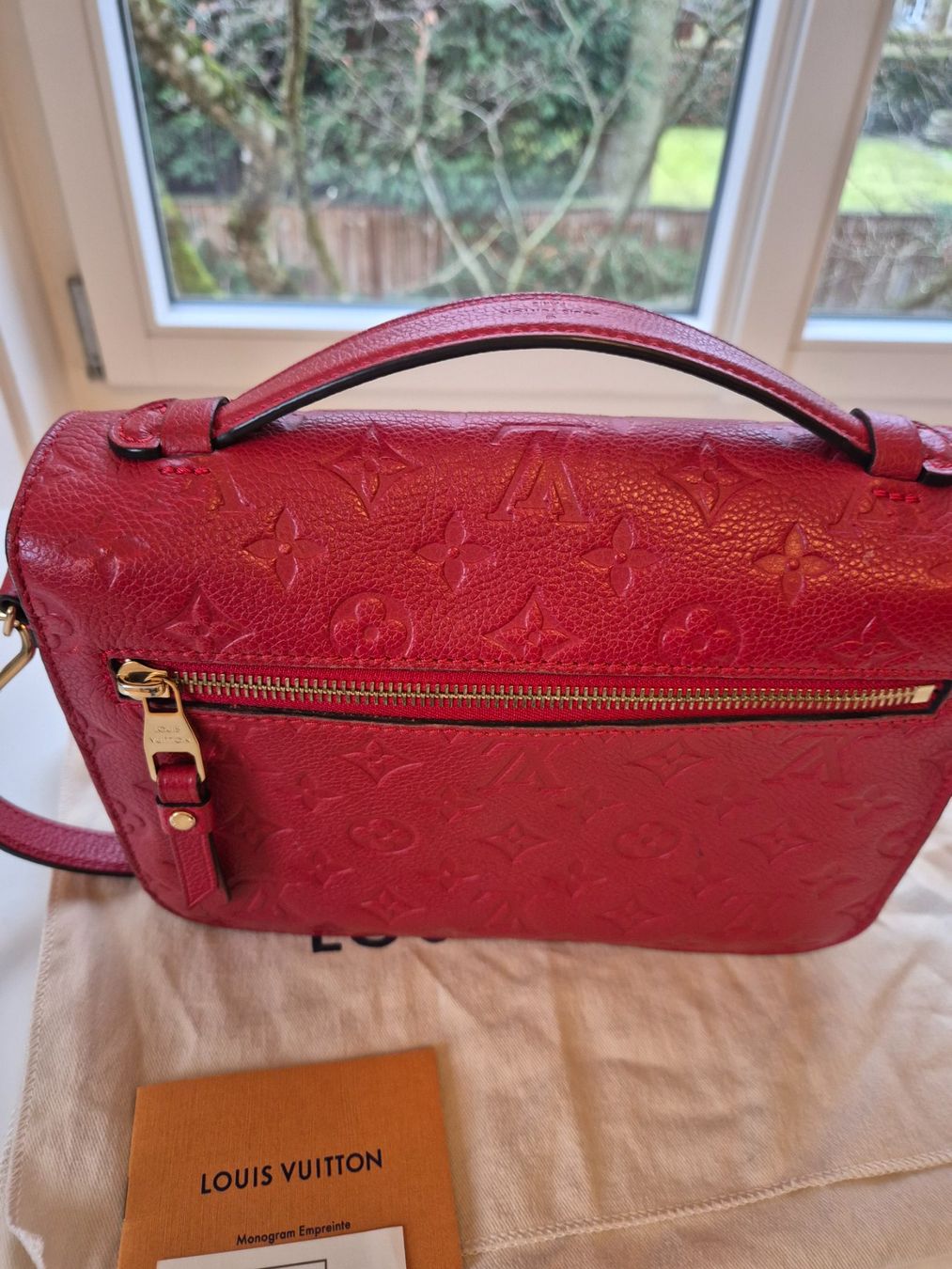 Louis Vuitton Taschen für Damen: Louis Vuitton Tasche Metis Monogram Empreinte rot – Gebraucht aus Winterthur von vabit_9 6