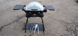 Weber Camping Gasgrill Q2200 mit abnehmbaren Füssen / OK