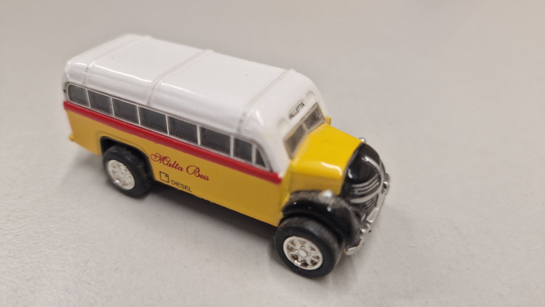 Modellini d'auto: Modellauto Malta Bus, – Usato da Weisslingen venduto da and-lo73
