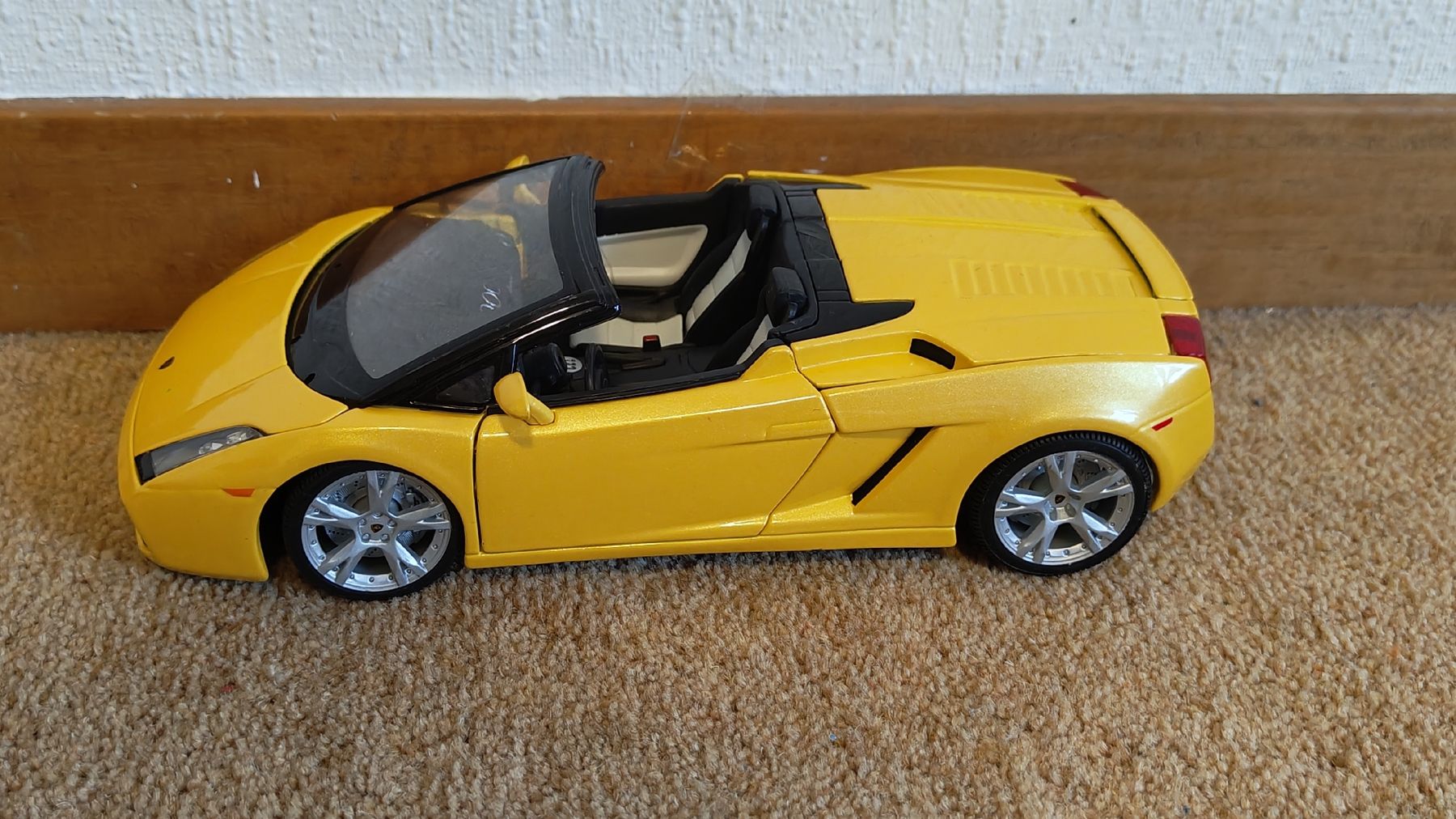 Lamborghini Modellini d'auto: Lamborghini Gallardo Spyder Model, Yellow, Collect! – Difettoso da Glattbrugg venduto da har_jgc7 5