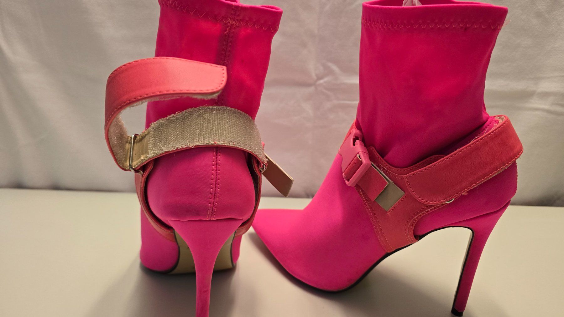Damenschuhe: Pink fluorescent High Heels Stiletto – Neu (gemäss Beschreibung) aus Zürich von Bobesfee 5