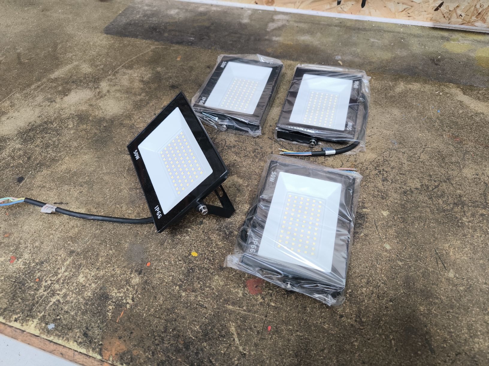 Lampade: 4x LED Strahler 50W IP66 Neu – Nuovo (secondo la descrizione) da Geiss venduto da Fiatagri_power